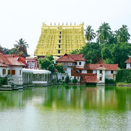 Oyo 7926 Hotel Fort View Thiruvananthapuram Bagian luar foto